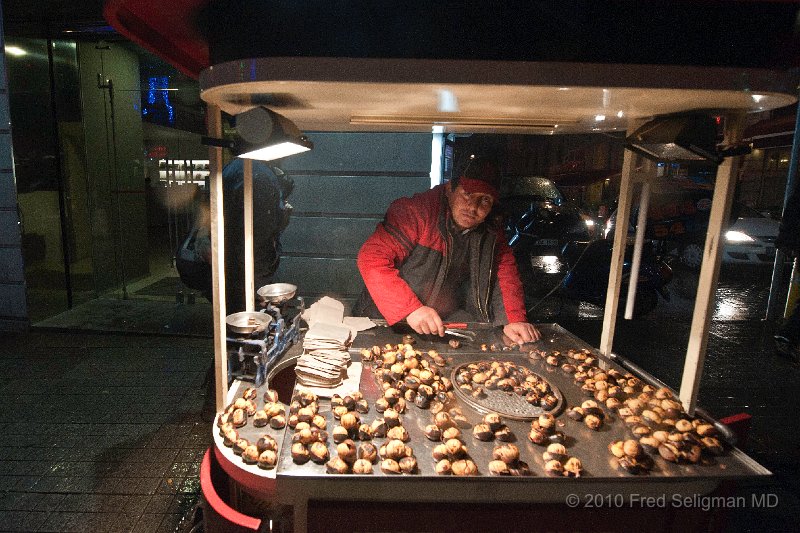 20100402_211322 D3.jpg - Chestnut Vendor, Taxsim Square